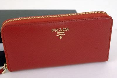 prada penazenka|prada handbags 101.